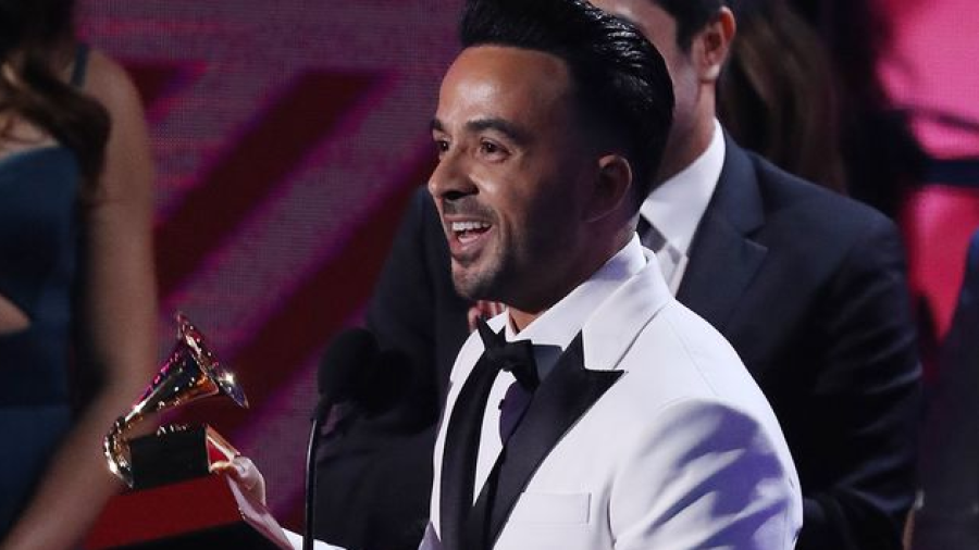 "Despacito" obtiene su 4to Grammy Latino de la noche al ganar el premio a Canción del año