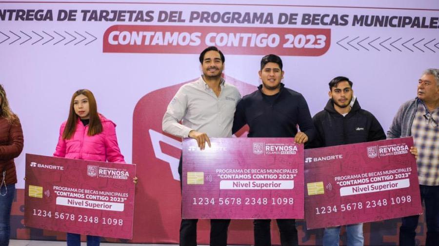 Continúa el Alcalde Carlos Peña Ortiz con la dispersión de Becas en Reynosa