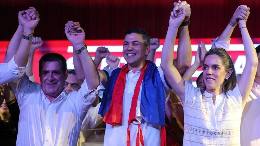 Santiago Peña gana la presidencia de Paraguay