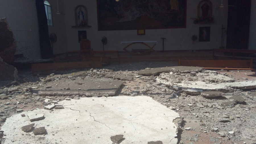 Se cae a pedazos techo de Iglesia en Madero
