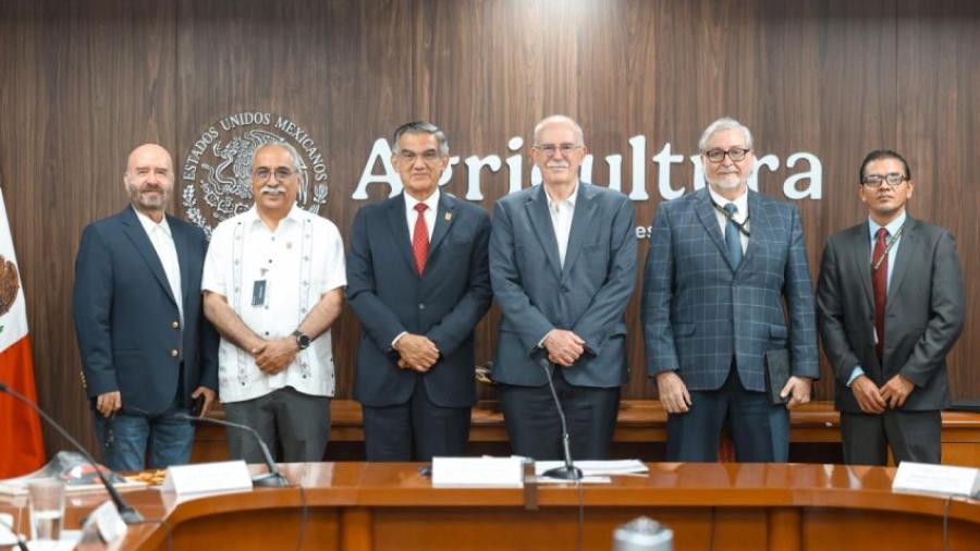 Acuerda Américo con SADER apoyos para productores de sorgo y maíz