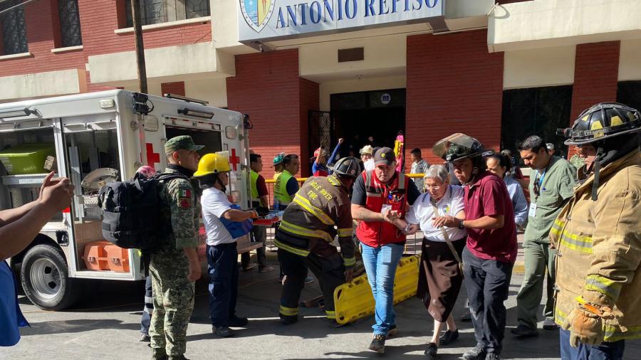 Clausuran escuela tras derrumbe