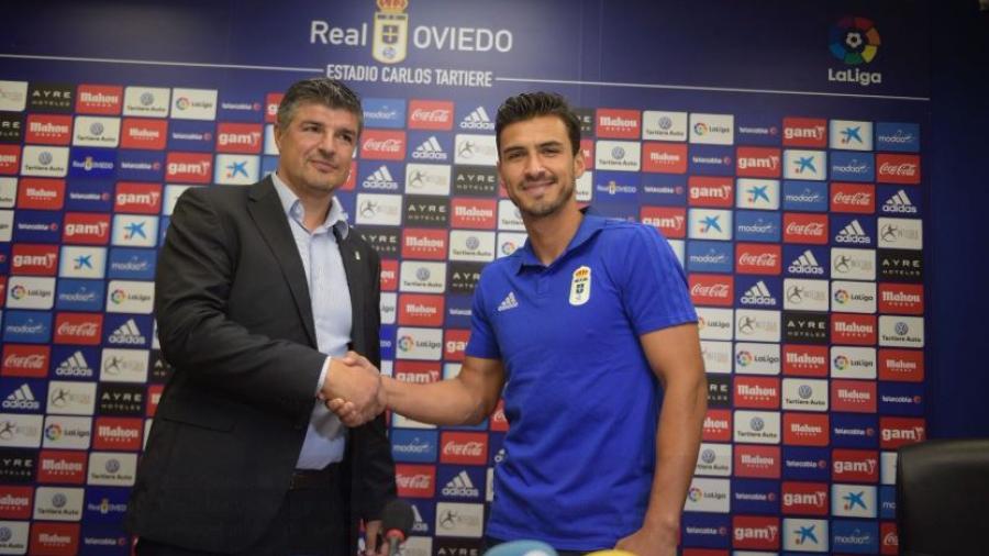 Oswaldo Alanís es presentado con Real Oviedo