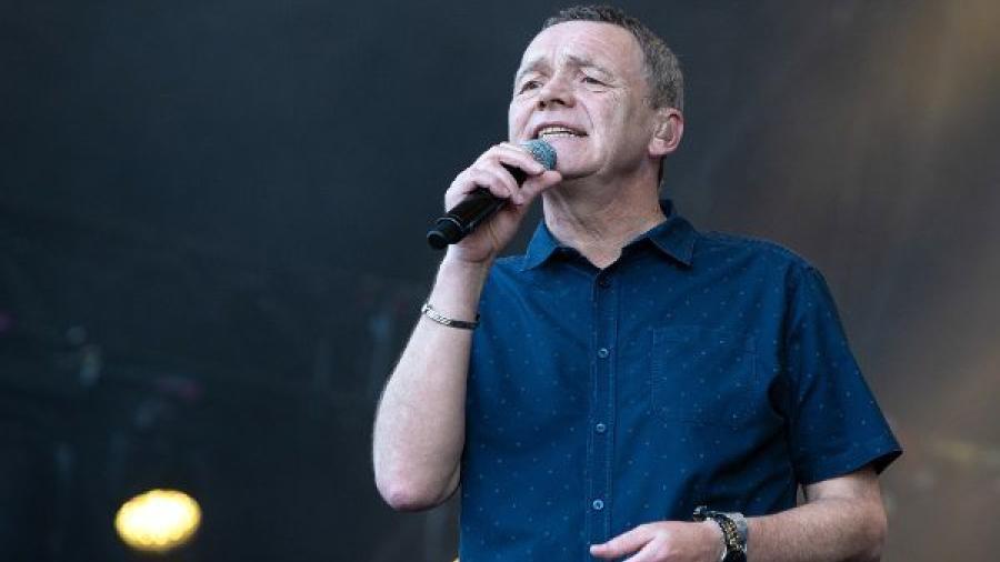 Vocalista de UB40 es hospitalizado por derrame cerebral