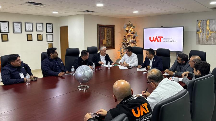 Logra la UAT 500 plazas para sus egresados en Aduanas de México