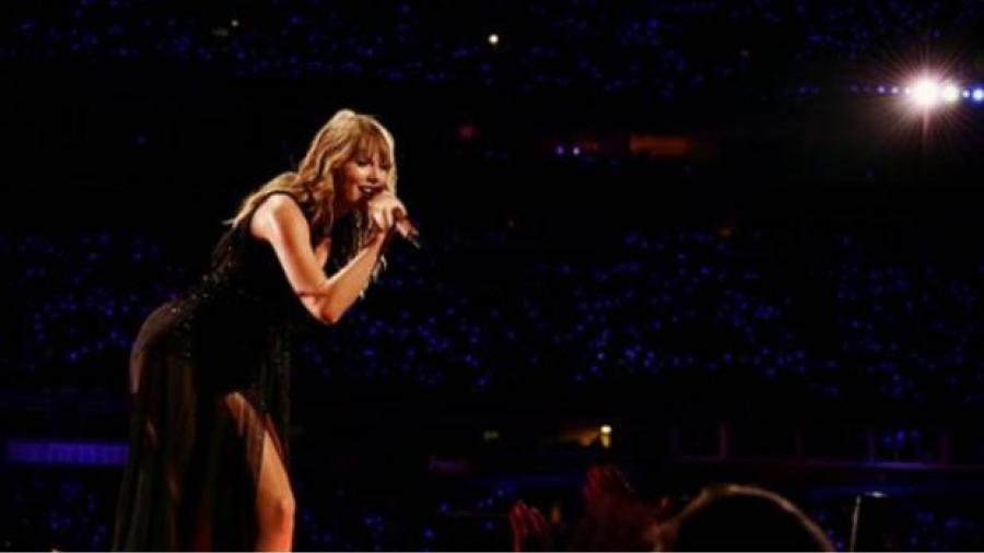Taylor Swift rinde tributo a Aretha Franklin