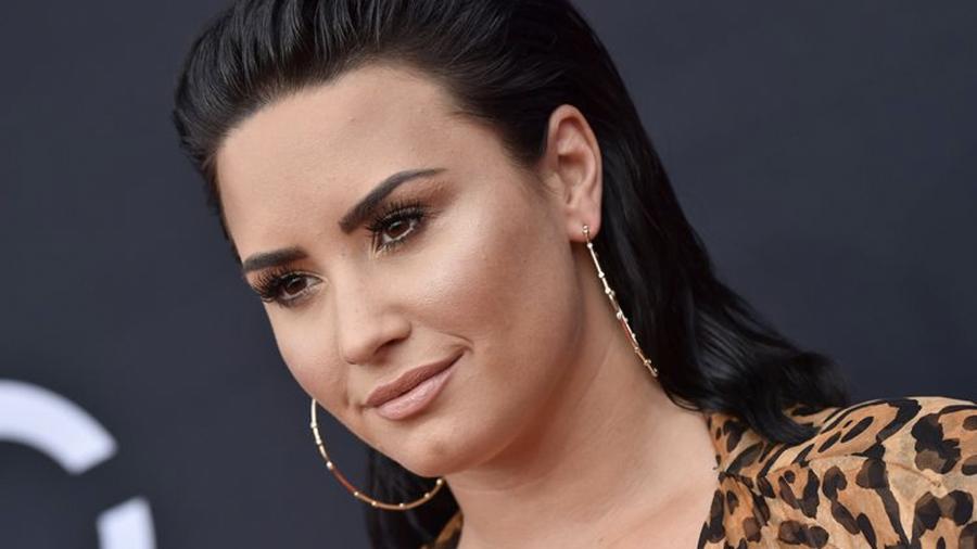 Demi Lovato continua delicada en un hospital