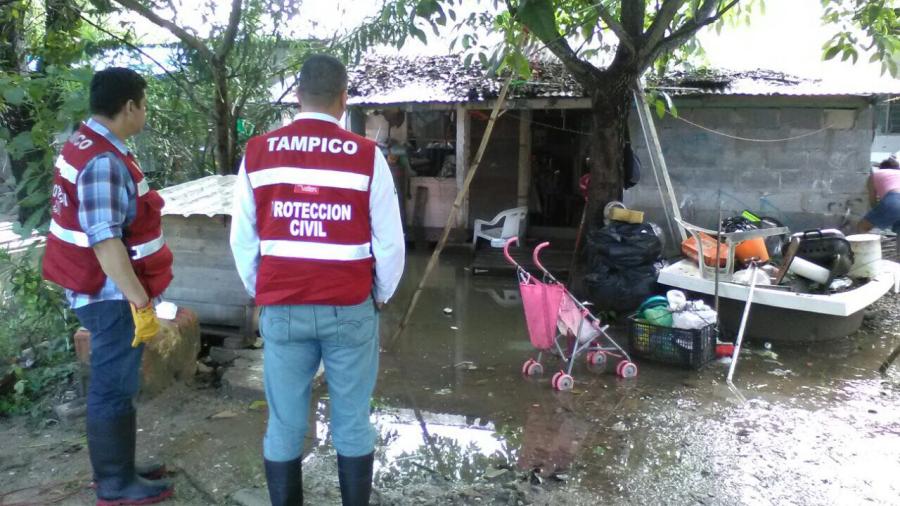 Evacuan a primer familia de la Moscú por desbordamiento del Tamesi