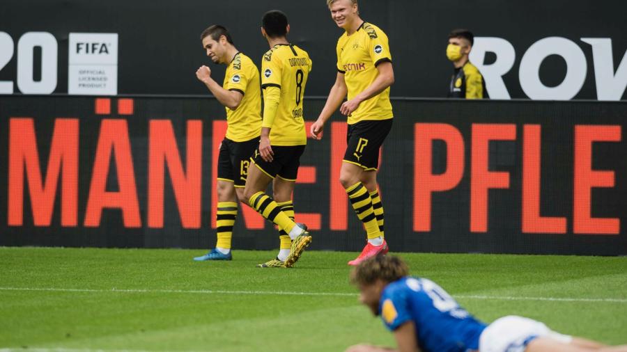 Borussia Dortmund regresa con goleada ante el Schalke