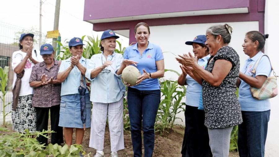DIF Madero visita casa club del adulto mayor