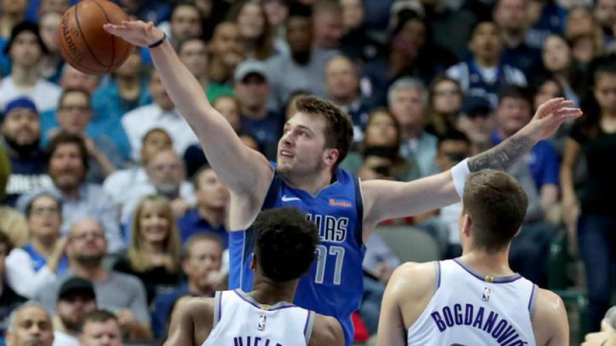 Luka Doncic iguala un récord de Magic Johnson