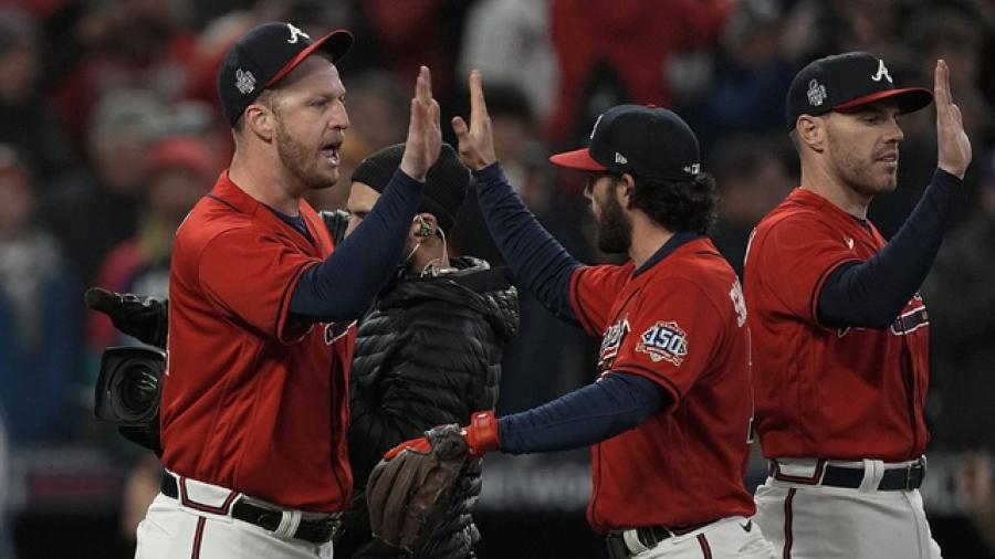 Bravos vencen a Houston y se van 2-1 arriba en la Serie Mundial