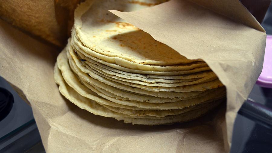 Advierte Red de Maíz que precio de la tortilla no bajará en los próximos meses 