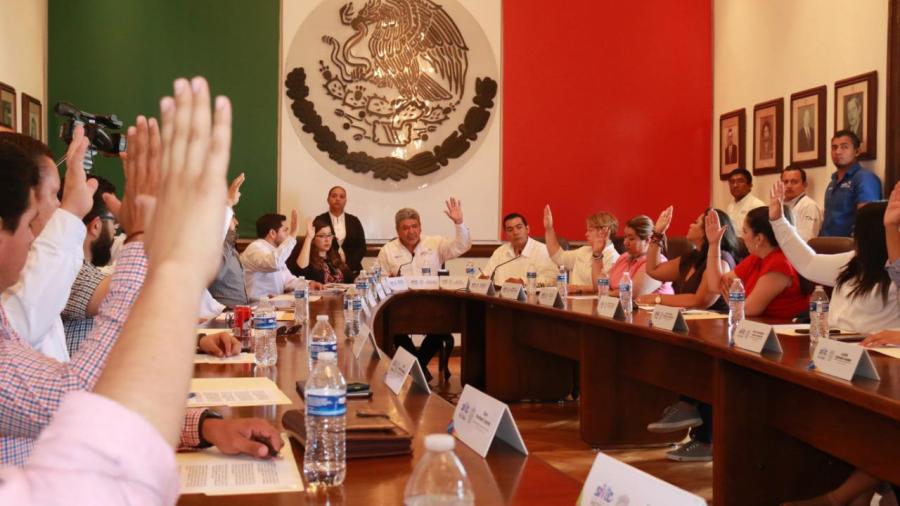 Busca ayuntamiento de Victoria funcionarios honestos
