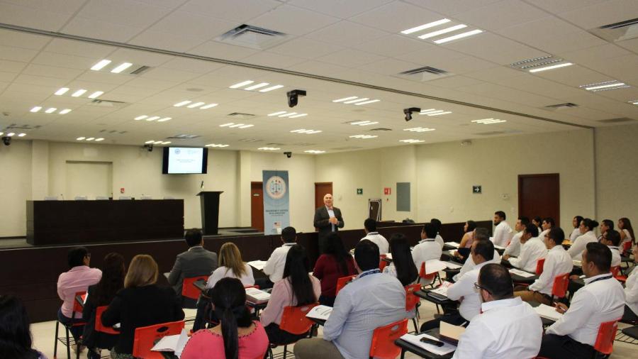 Capacitan a elementos de la MP sobre "litigación oral"