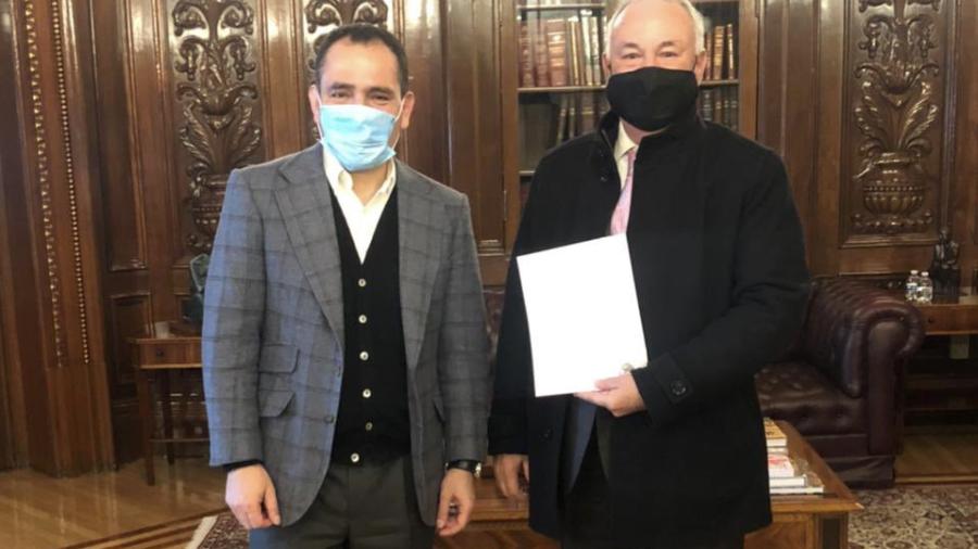 Va Héctor Garza como Oficial Mayor de la SE