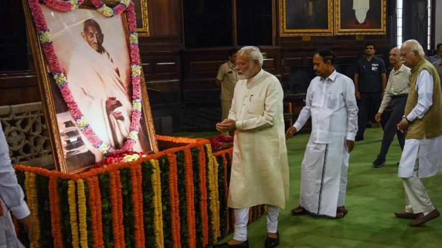 India realiza homenajes por el aniversario del natalicio de Mahatma Gandhi