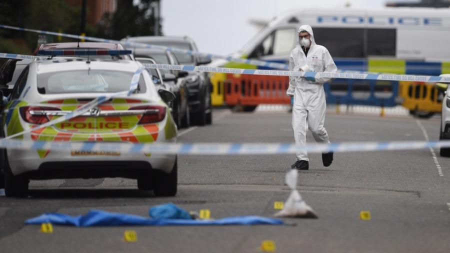 Ataque con cuchillo en Inglaterra deja saldo de un muerto y siete heridos