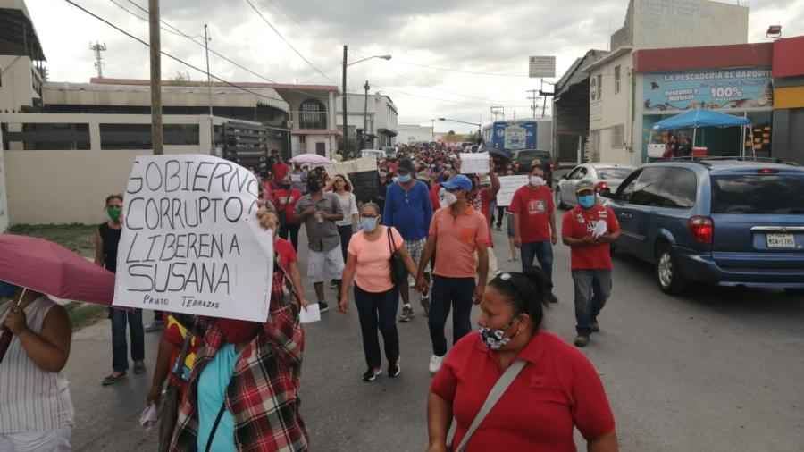 Marchan obreros en apoyo de Susana Prieto
