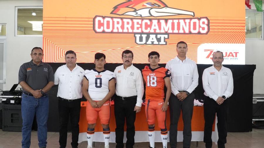 Entrega rector uniformes a Correcaminos UAT de la Liga Mayor ONEFA