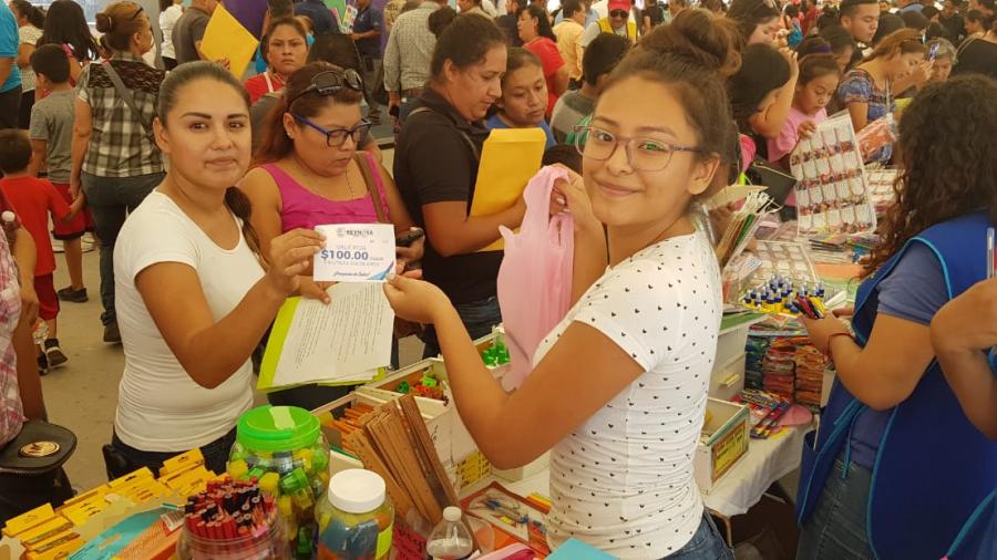 Es Reynosa único Municipio que otorga vales para útiles escolares
