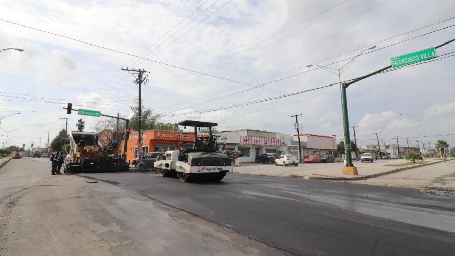 Registran avenidas 12 de Marzo y Francisco Villa avance importante en rehabilitación de pavimento: Mario López  