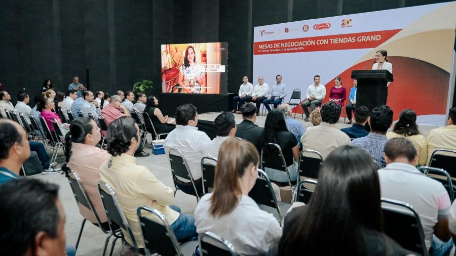 Realizan con éxito 1ª Mesa de Negociación entre empresarios locales y tienda GranD