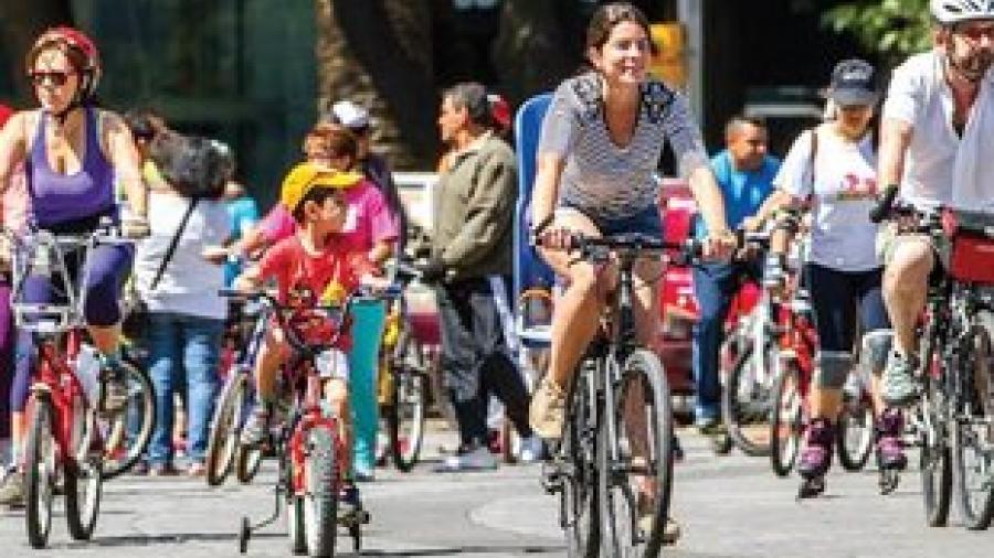 Invita Medio Ambiente a un paseo en bicicleta