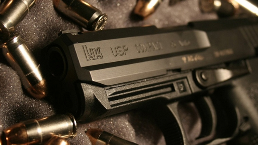 Sentencia a 3 personas por violación a Ley Federal de Armas de Fuego y delitos contra la salud