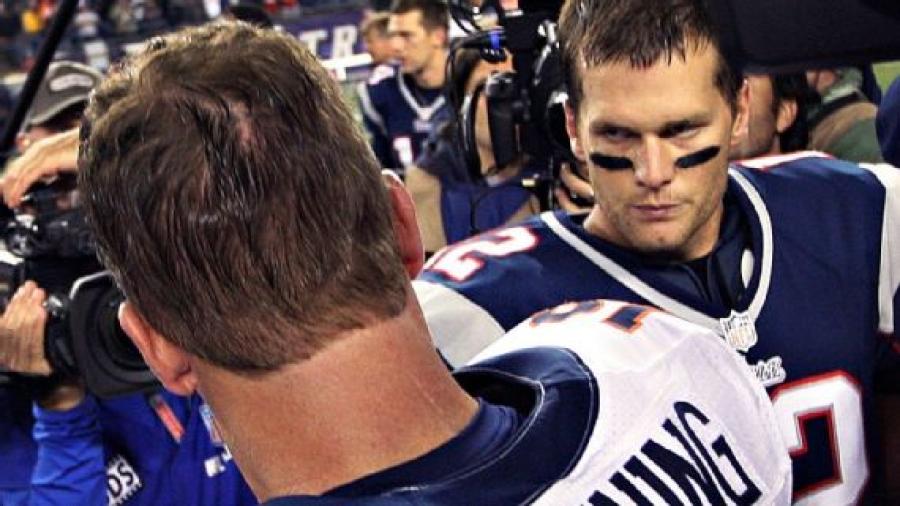 Tom brady a un juego de superar a Peyton Manning