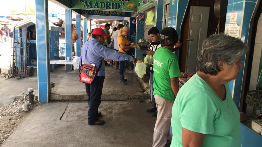 COEPRIS verifica que haya sanidad en el manejo de alimentos dentro del ambulantaje