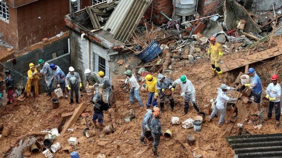 Fuertes lluvias en Sao Paulo dejan al menos 24 muertos