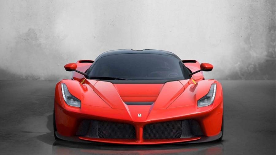  Ferrari presenta su primer auto hibrido enchufable