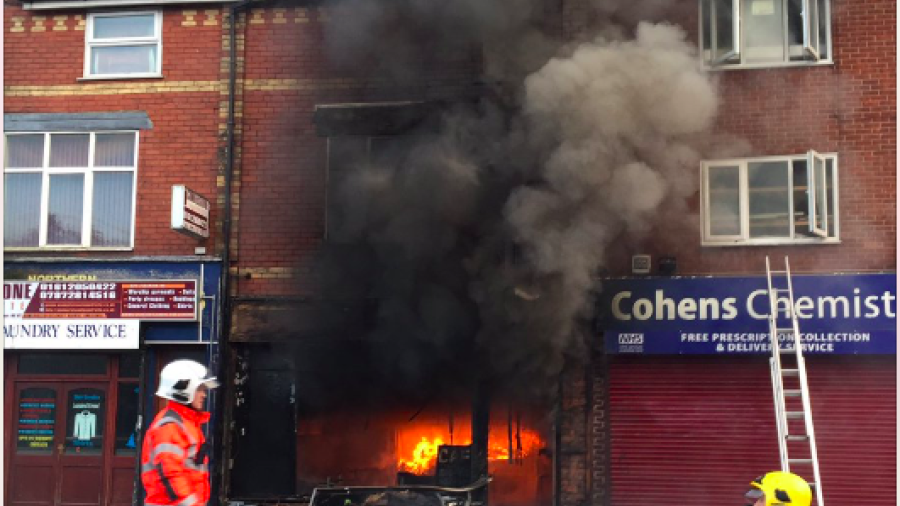 Explosión sacude cafetería en Manchester, Reino Unido