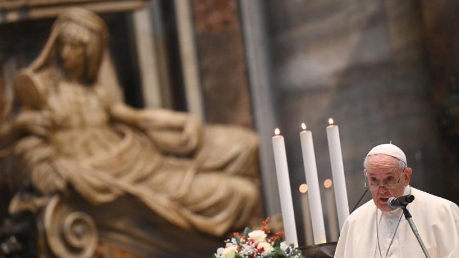 El Papa Francisco pide que "no vivamos una Navidad falsa y comercial"