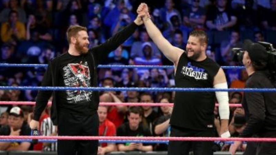 WWE Roman Reigns y Sami Zayn recibirán castigos por no ir trabajar