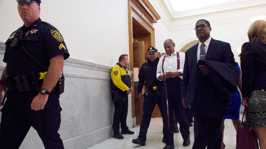 De tres a 10 años de prisión para Bill Cosby