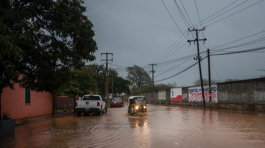 Remanentes de Agatha podrían convertirse en la primera tormenta tropical de la temporada 