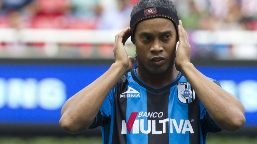 ¡Ronaldinho se retira del futbol!