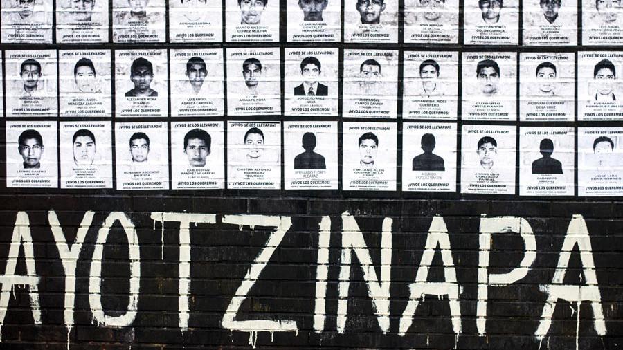 Ocho militares acusados por desaparición forzada en caso Ayotzinapa, son liberados