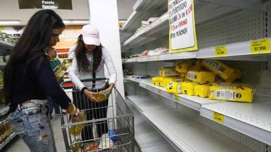 Por situación económica cierra 40 por ciento de comercios en Venezuela