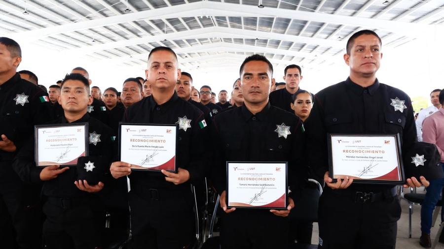 Preside gobernador ceremonia de graduación de cadetes que se incorporan a la Guardia Estatal