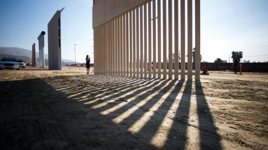 Trump pidió al congreso, 18 mdd para construir muro