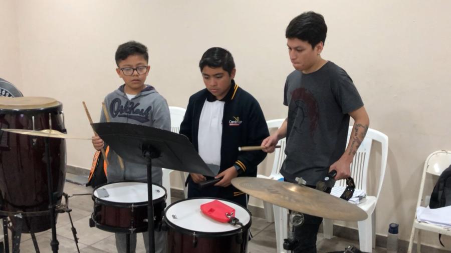 Invita IRCA a pertenecer a su taller de percusiones