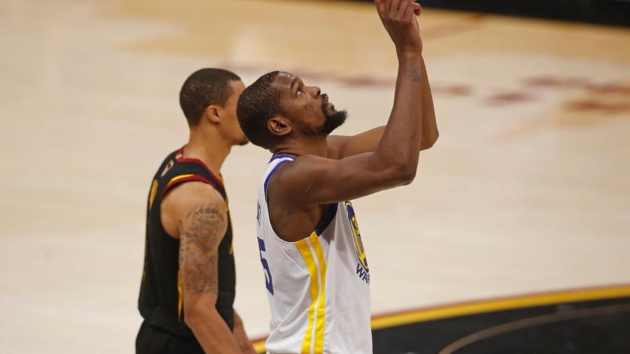 Warriors gana y complica la serie para Cleveland