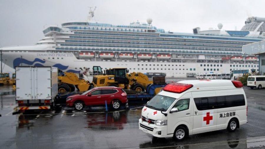 Aumenta a 454 los casos de coronavirus en crucero atracado en Japón