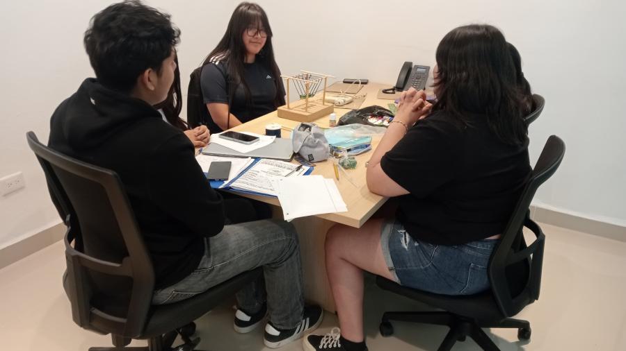 Poblaci&oacute;n escolar aprovecha cub&iacute;culos de estudio de la Infoteca de Nuevo Laredo 