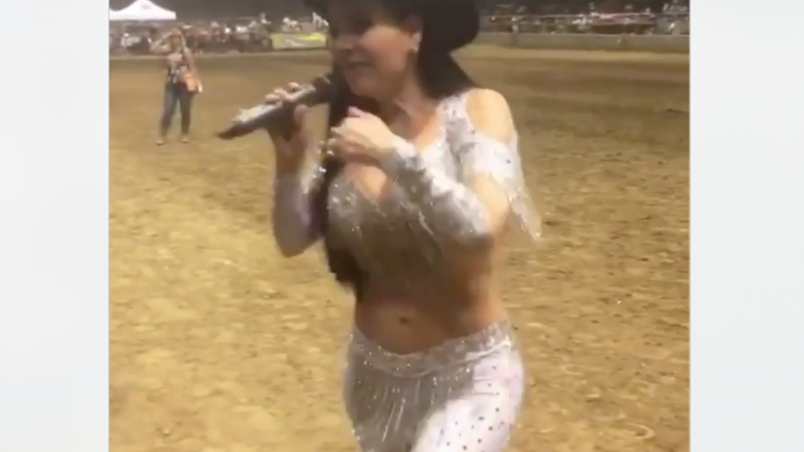 Maribel Guardia es criticada en redes por su canto