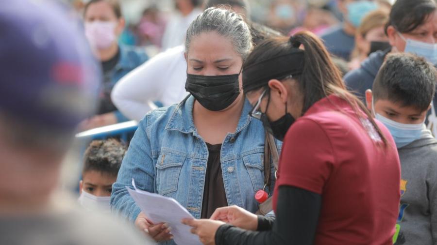 Agradecen padres de familia esfuerzo del Municipio para vacunar a menores de 5 a 11 a&ntilde;os
