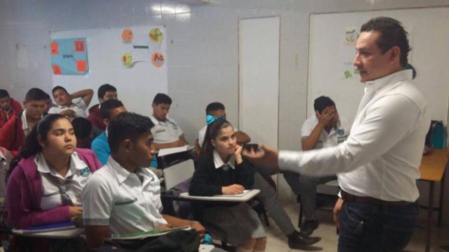 El IMAJ imparte pláticas de prevención de adicciones en escuelas de Matamoros